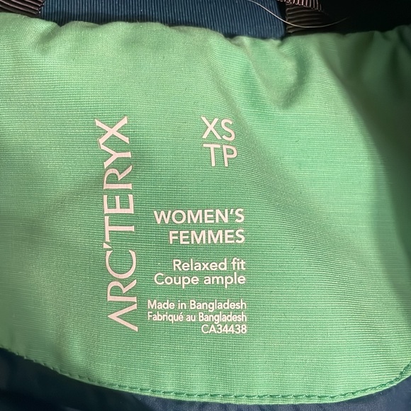 Arc’teryx Insulated Parka. Very warm and light. - Picture 11 of 11